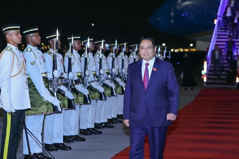 Thủ tướng Phạm Minh Chính tới Kuala Lumpur, bắt đầu chuyến công tác dự Hội nghị cấp cao ASEAN lần thứ 47