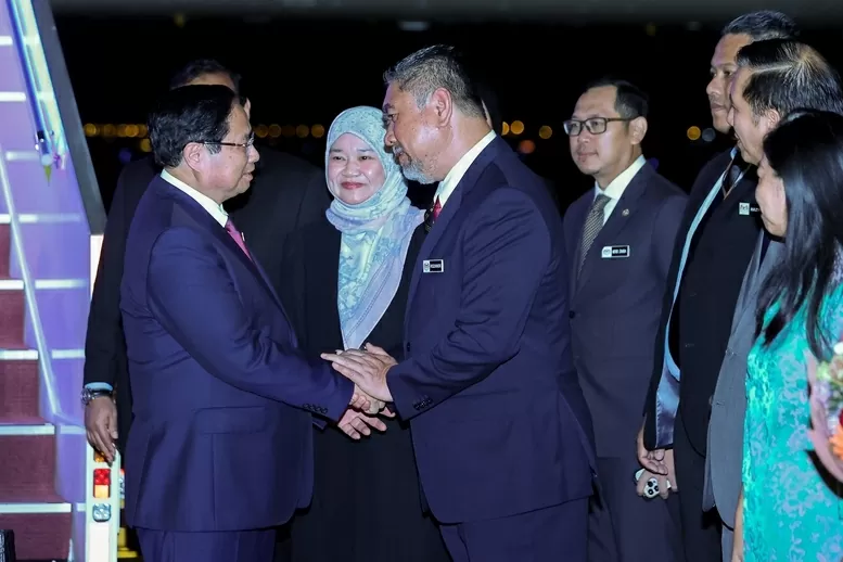 Thủ tướng Phạm Minh Chính tới Kuala Lumpur, bắt đầu chuyến công tác dự Hội nghị cấp cao ASEAN lần thứ 47