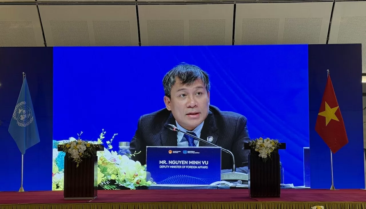 Thứ trưởng Thường trực Bộ Ngoại giao Nguyễn Minh Vũ điều hành phiên thảo luận, ngày 26/10. (Ảnh: Gia Vũ)