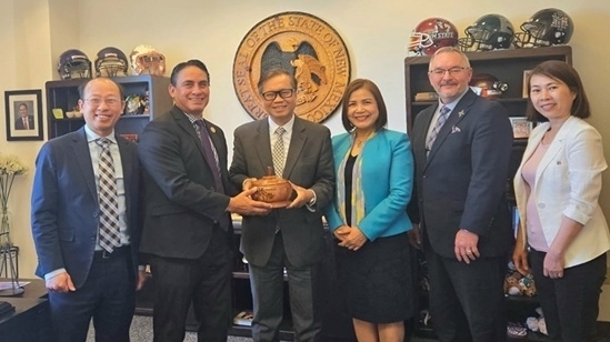 thuc day hop tac toan dien giua viet nam va bang new mexico hoa ky