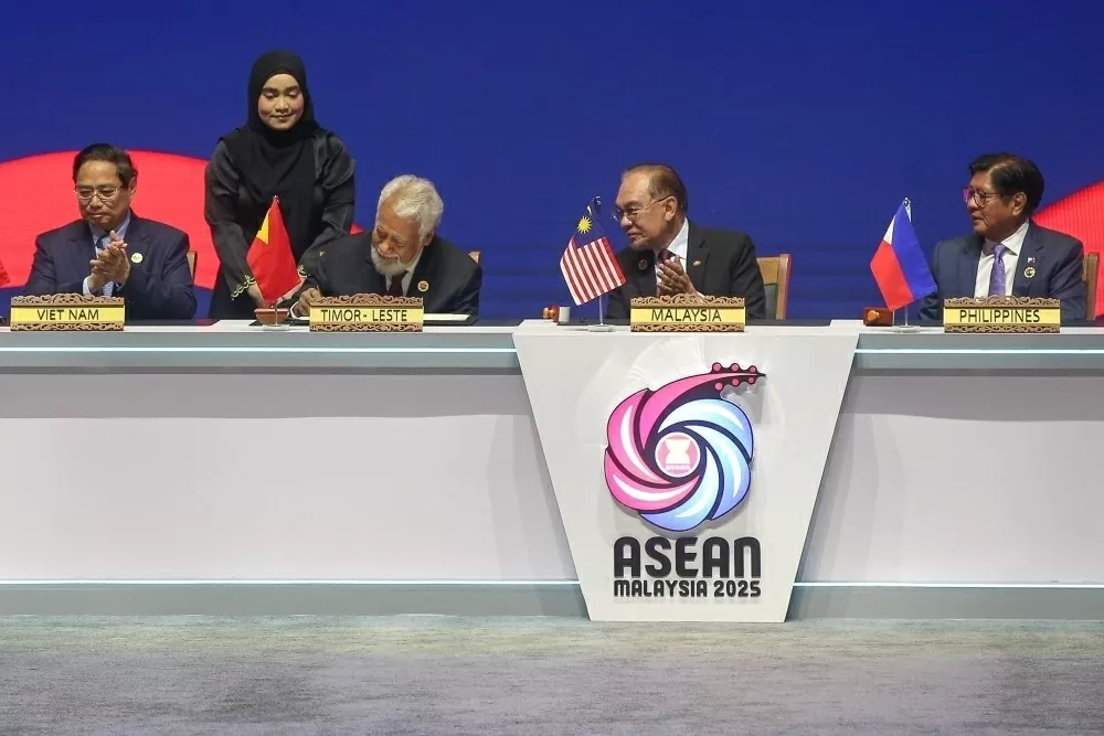 ASEAN chính thức có thành viên thứ 11, Trung Quốc tuyên bố sẵn sàng mở rộng hợp tác kinh tế với Hiệp hội