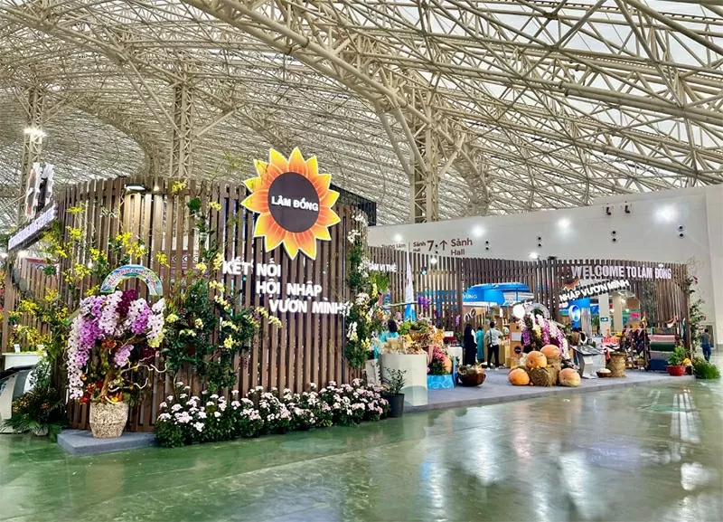 Con thuyền hoa bất tử và khát vọng Lâm Đồng