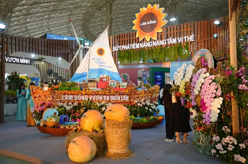 Con thuyền hoa bất tử và khát vọng Lâm Đồng