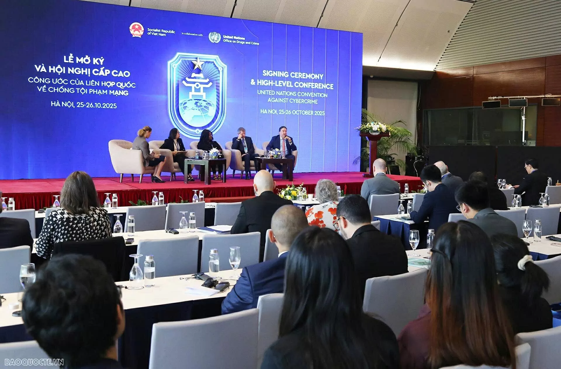 Công ước Hà Nội: Lá chắn bảo vệ phụ nữ và trẻ em khỏi bị xâm hại trên không gian mạng Công ước Hà Nội: Lá chắn bảo vệ phụ nữ và trẻ em khỏi bị xâm hại trên không gian mạng