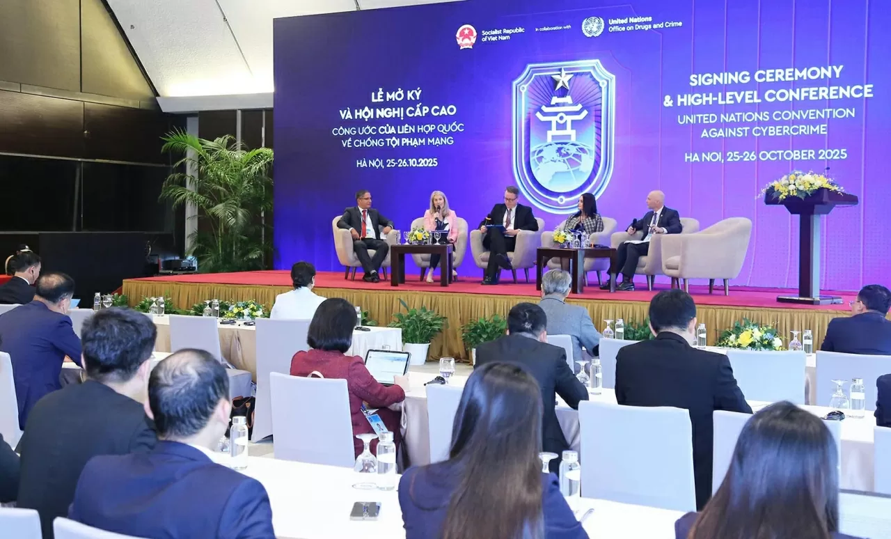 tọa đàm chính sách do Bộ Công an phối hợp Văn phòng LHQ về ma túy và tội phạm (UNODC) tổ chức với chủ đề Các hoạt động nổi bật ngày thứ hai Lễ mở ký Công ước Liên hợp quốc, khép lại sự kiện lịch sử