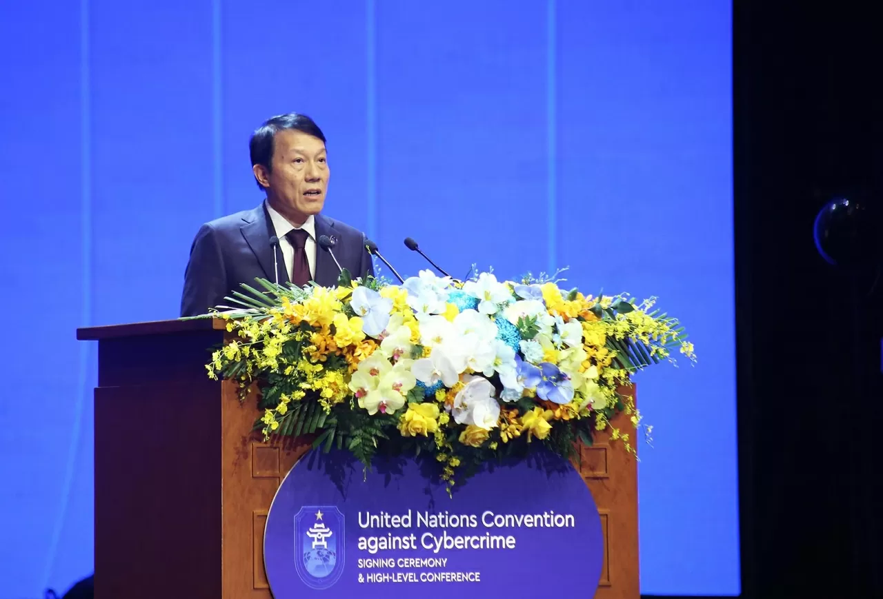 Bộ trưởng Bộ Công an Lương Tam Quang cho biết, trong hai ngày vừa qua, Lễ mở ký Công ước của Liên hợp quốc về phòng chống tội phạm mạng đã được tiến hành trang trọng, thành công tốt đẹp với đại diện 72 quốc gia đăng ký tham gia Công ước. (Ảnh: Thành Long)