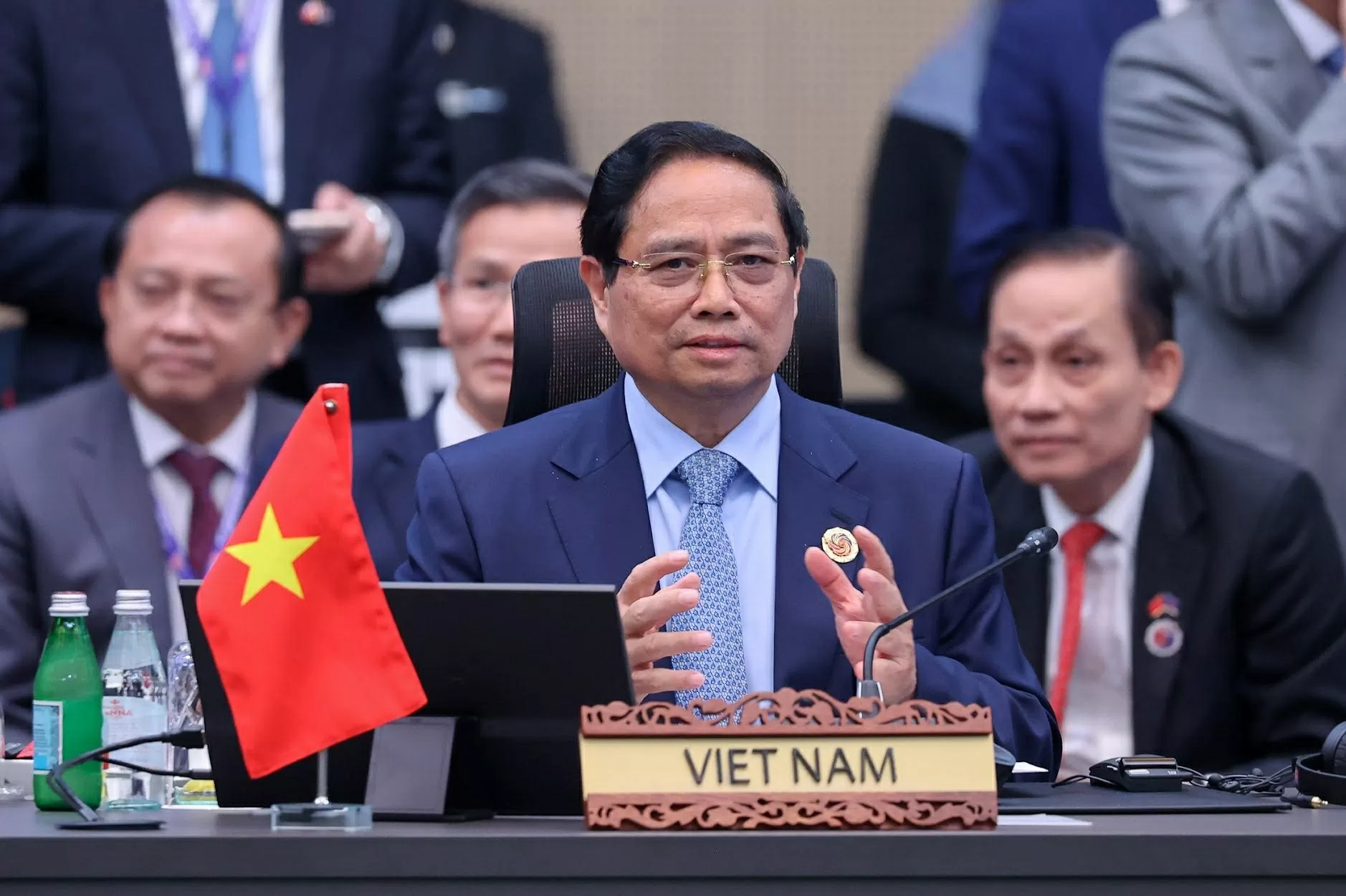 Cùng lãnh đạo các nước ASEAN và Tổng thống Hoa Kỳ Donald Trump tham dự Hội nghị Cấp cao ASEAN - Hoa Kỳ lần thứ 13, Thủ tướng Phạm Minh Chính đề xuất 4 định hướng lớn trong hợp tác ASEAN - Hoa Kỳ - Ảnh: VGP/Nhật BắcCùng lãnh đạo các nước ASEAN và Tổng thống Hoa Kỳ Donald Trump tham dự Hội nghị Cấp cao ASEAN - Hoa Kỳ lần thứ 13, Thủ tướng Phạm Minh Chính đề xuất 4 định hướng lớn trong hợp tác ASEAN - Hoa Kỳ - Ảnh: VGP/Nhật BắcCùng lãnh đạo các nước ASEAN và Tổng thống Hoa Kỳ Donald Trump tham dự Hội nghị Cấp cao ASEAN - Hoa Kỳ lần thứ 13, Thủ tướng Phạm Minh Chính đề xuất 4 định hướng lớn trong hợp tác ASEAN - Hoa Kỳ - Ảnh: VGP/Nhật Bắc