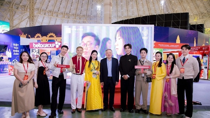 Khám phá không gian 'Tinh hoa văn hóa Việt Nam' tại Hội chợ mùa Thu 2025