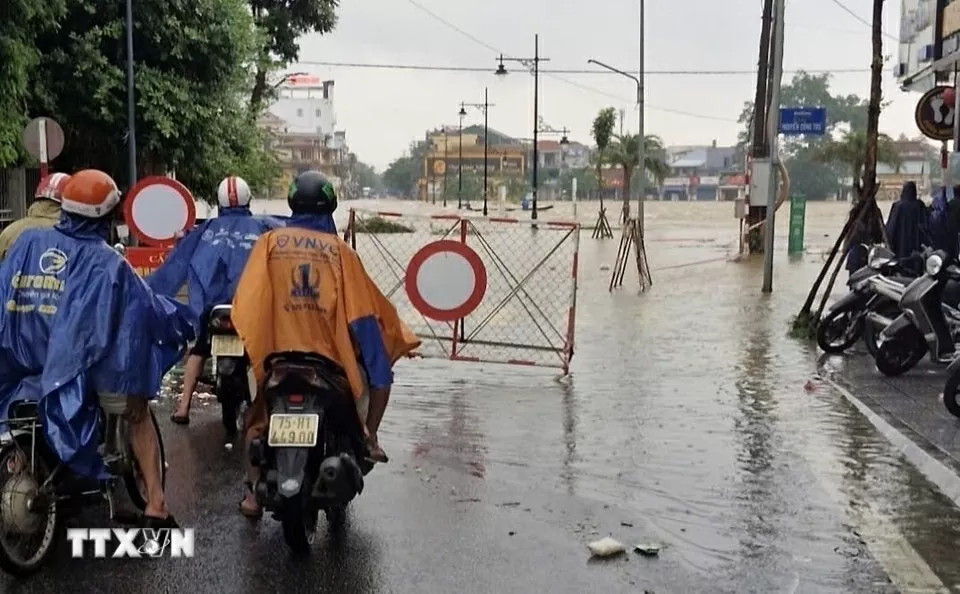 TP. Huế: Lũ trên sông Hương vượt báo động 3 gây ngập lụt diện rộng