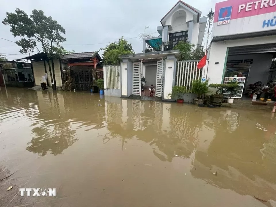 TP. Huế: Lũ trên sông Hương vượt báo động 3 gây ngập lụt diện rộng