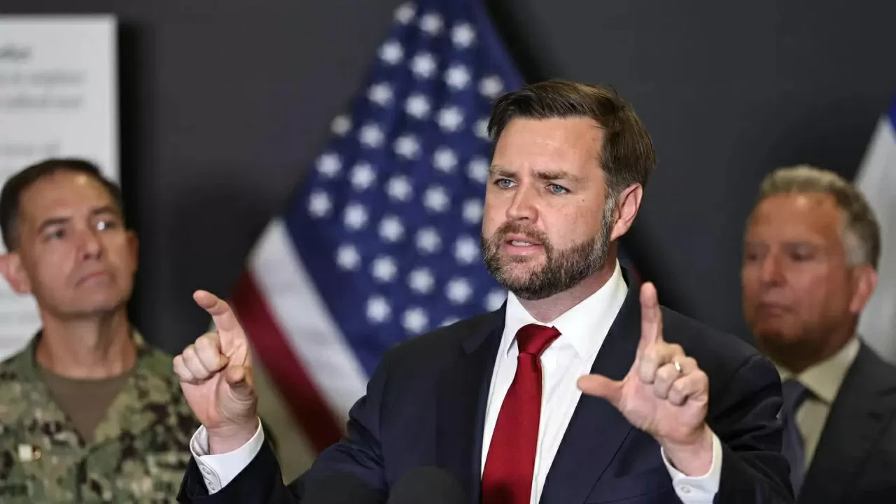 Ảnh ấn tượng: Quốc vương Anh công du đất thánh, EU-Ai Cập trong bước đi đầu tiên, Thái Lan-Campuchia bắt tay hoà bình