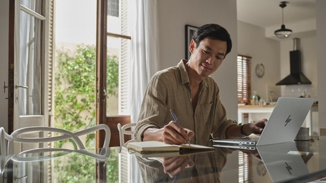 HP mở rộng danh mục sản phẩm Omnibook AI, nâng tầm trải nghiệm làm việc và sáng tạo mùa cuối năm