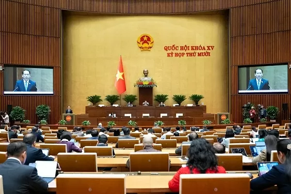 Quốc hội thảo luận ở hội trường về một số nội dung còn ý kiến khác nhau của dự thảo Luật Dẫn độ. (Nguồn: Quốc hội)