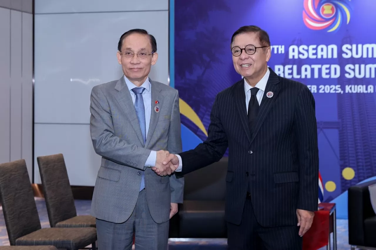Bí thư Trung ương Đảng, Bộ trưởng Ngoại giao Lê Hoài Trung tiếp xúc song phương tại Hội nghị cấp cao ASEAN lần thứ 47 và các hội nghị cấp cao liên quan Bí thư Trung ương Đảng, Bộ trưởng Ngoại giao Lê Hoài Trung tiếp xúc song phương tại Hội nghị cấp cao ASEAN lần thứ 47 và các hội nghị liên quan