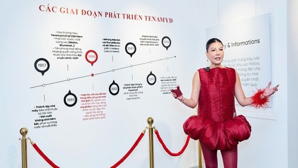 Vũ Cẩm Nhung và 'Mối lương duyên' ba thập kỷ: Khi siêu mẫu viết tiếp hành trình sắc đẹp Việt