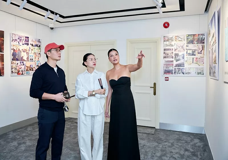 Vũ Cẩm Nhung và 'Mối lương duyên' ba thập kỷ: Khi siêu mẫu viết tiếp hành trình sắc đẹp Việt Vũ Cẩm Nhung và 'Mối lương duyên' ba thập kỷ: Khi siêu mẫu viết tiếp hành trình sắc đẹp Việt