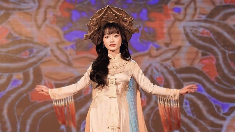 Đại sứ Môi trường xanh Ngọc Huyền Trang xuất sắc đăng quang Quán quân cuộc thi 'Học sinh Thanh lịch'