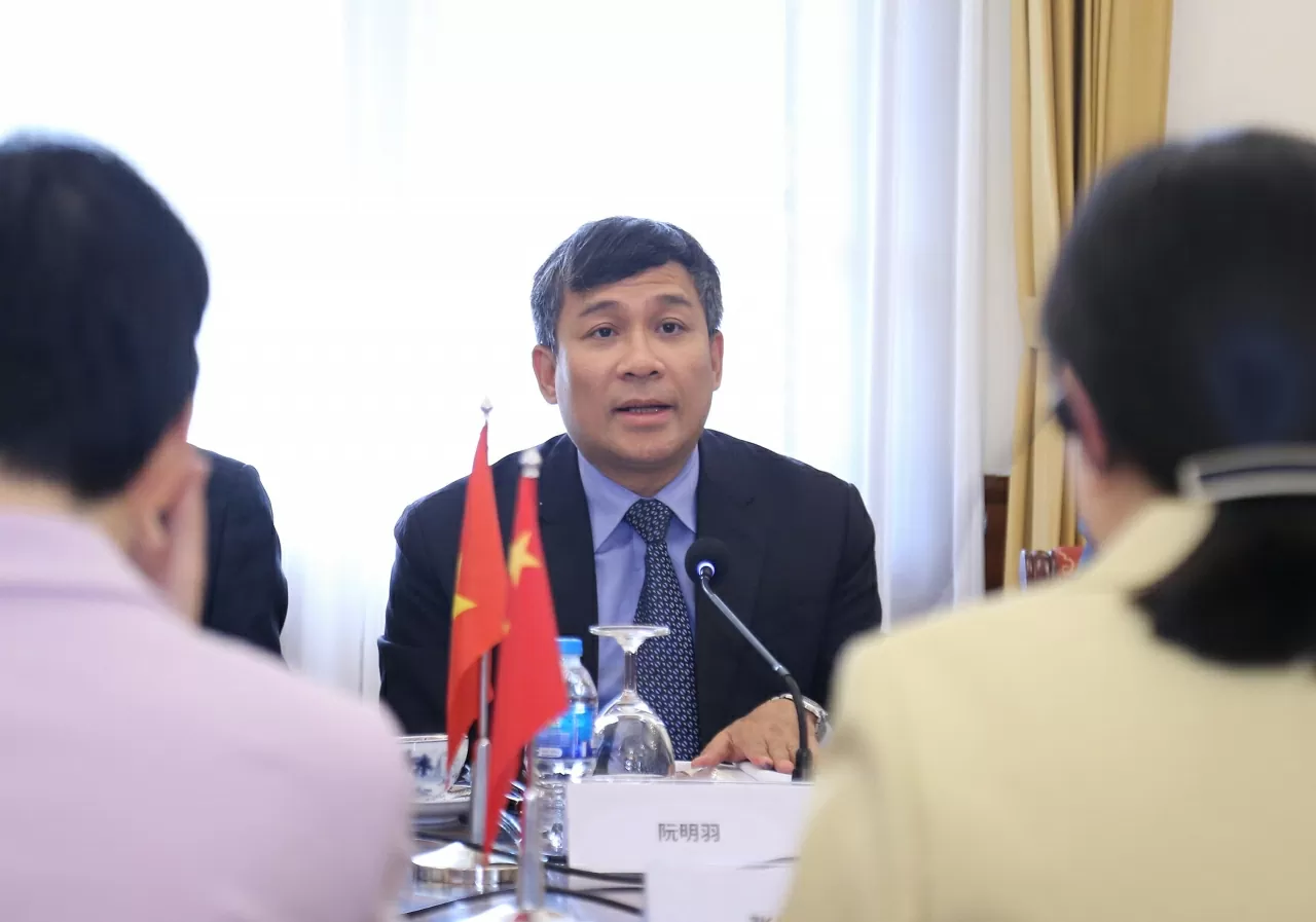 Việt Nam-Quảng Đông (Trung Quốc) tăng cường kết nối chiến lược, mở rộng hợp tác trên nhiều lĩnh vực Việt Nam-Quảng Đông (Trung Quốc) tăng cường kết nối chiến lược, mở rộng hợp tác trên nhiều lĩnh vực