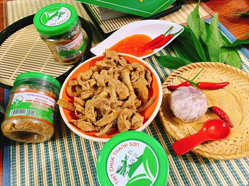 Món thịt chua của Hợp tác xã thịt chua Thanh Sơn luôn được ưu tiên trong thực đơn của khách du lịch khi đến với huyện Thanh Sơn. Món thịt chua của Hợp tác xã thịt chua Thanh Sơn luôn được ưu tiên trong thực đơn của khách du lịch khi đến với huyện Thanh Sơn.