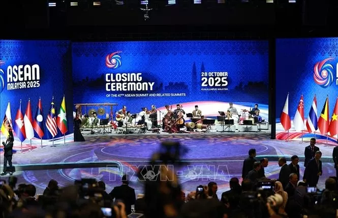 Bế mạc Hội nghị cấp cao ASEAN-47: Sẵn sàng vững bước trên chặng đường phát triển mới với 11 thành viên Bế mạc Hội nghị cấp cao ASEAN-47: Sẵn sàng vững bước trên chặng đường phát triển mới với 11 thành viên