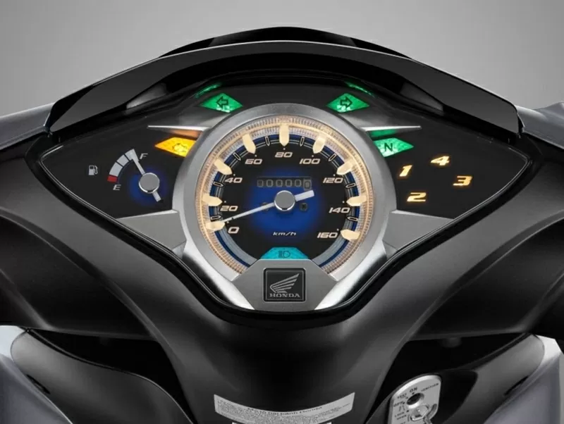 Mặt đồng hồ lấy cảm hứng từ bảng điều khiển ô tô mang đến cảm giác công nghệ cao và hiện đại.