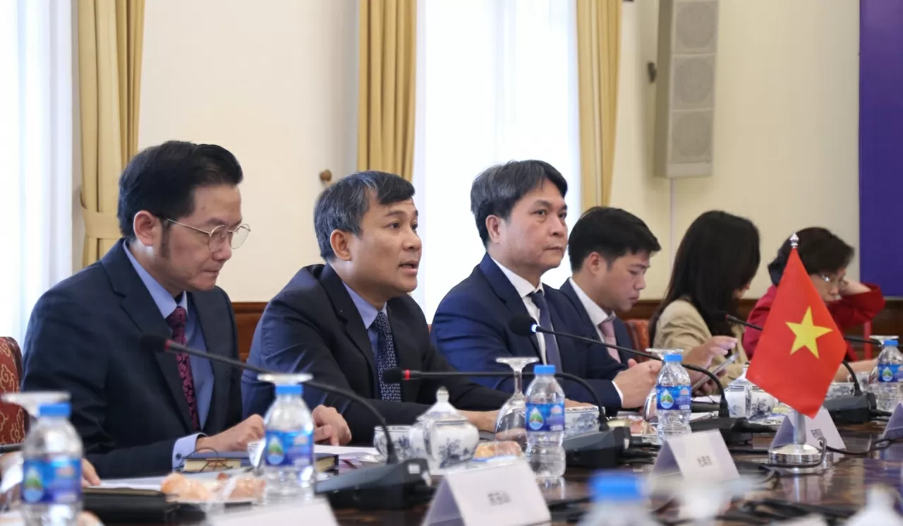 Việt Nam-Quảng Đông (Trung Quốc) tăng cường kết nối chiến lược, mở rộng hợp tác trên nhiều lĩnh vực Việt Nam-Quảng Đông (Trung Quốc) tăng cường kết nối chiến lược, mở rộng hợp tác trên nhiều lĩnh vực