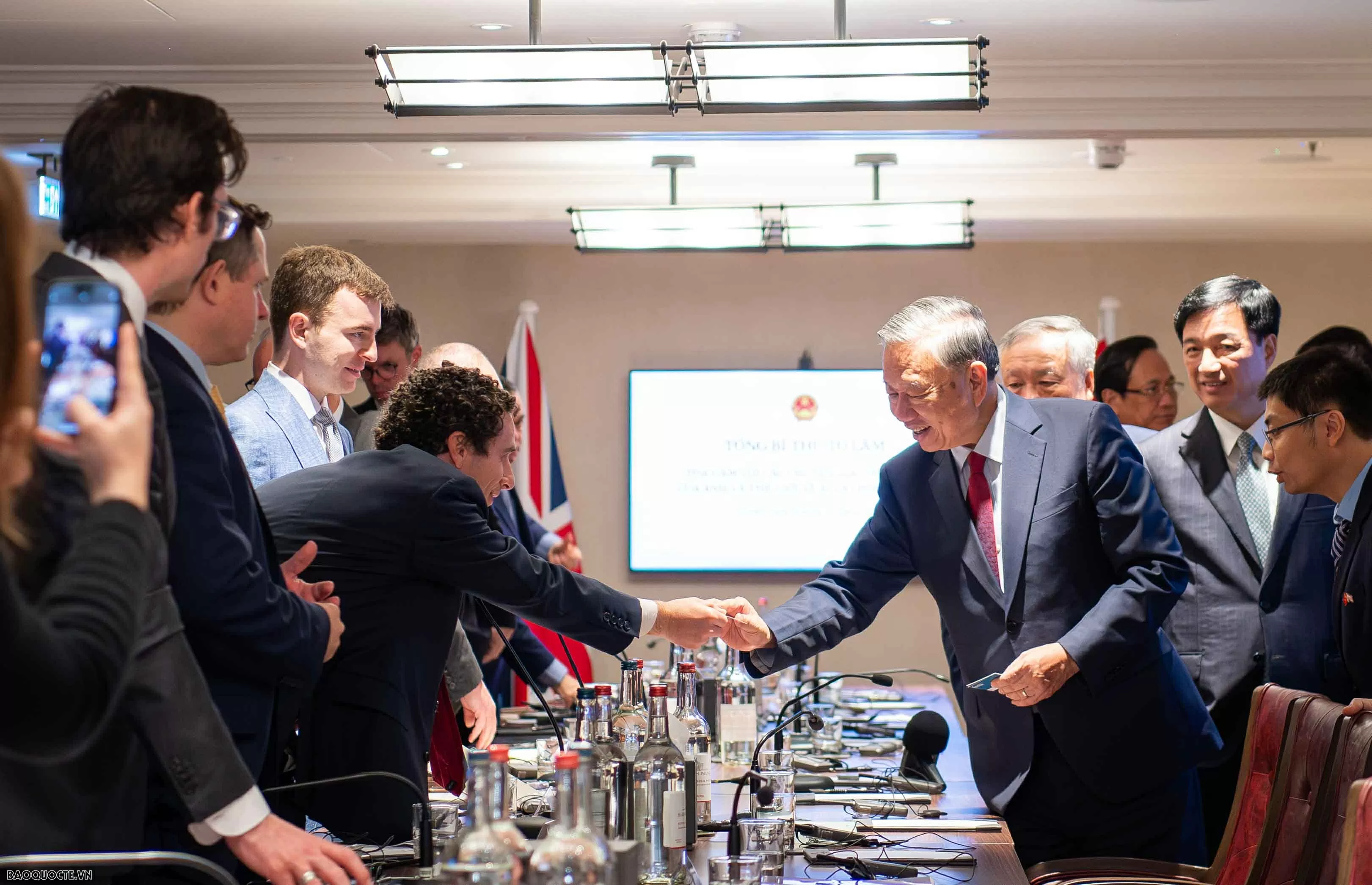 Việt Nam sẵn sàng đón nhận, triển khai những ý tưởng mới liên quan đến trí tuệ nhân tạo