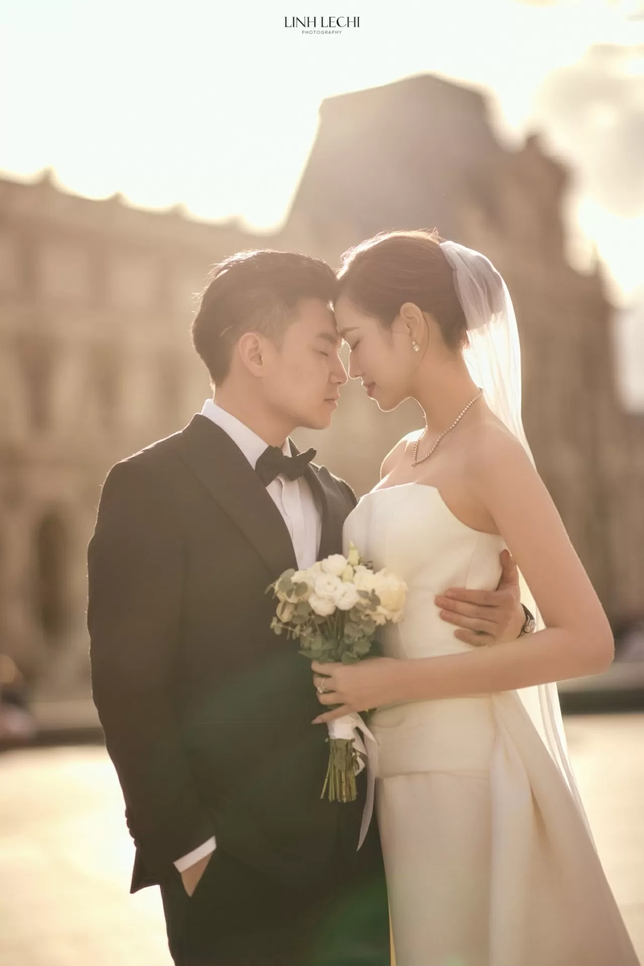 Hoa hậu Đỗ Thị Hà xả ảnh cưới đẹp như mơ