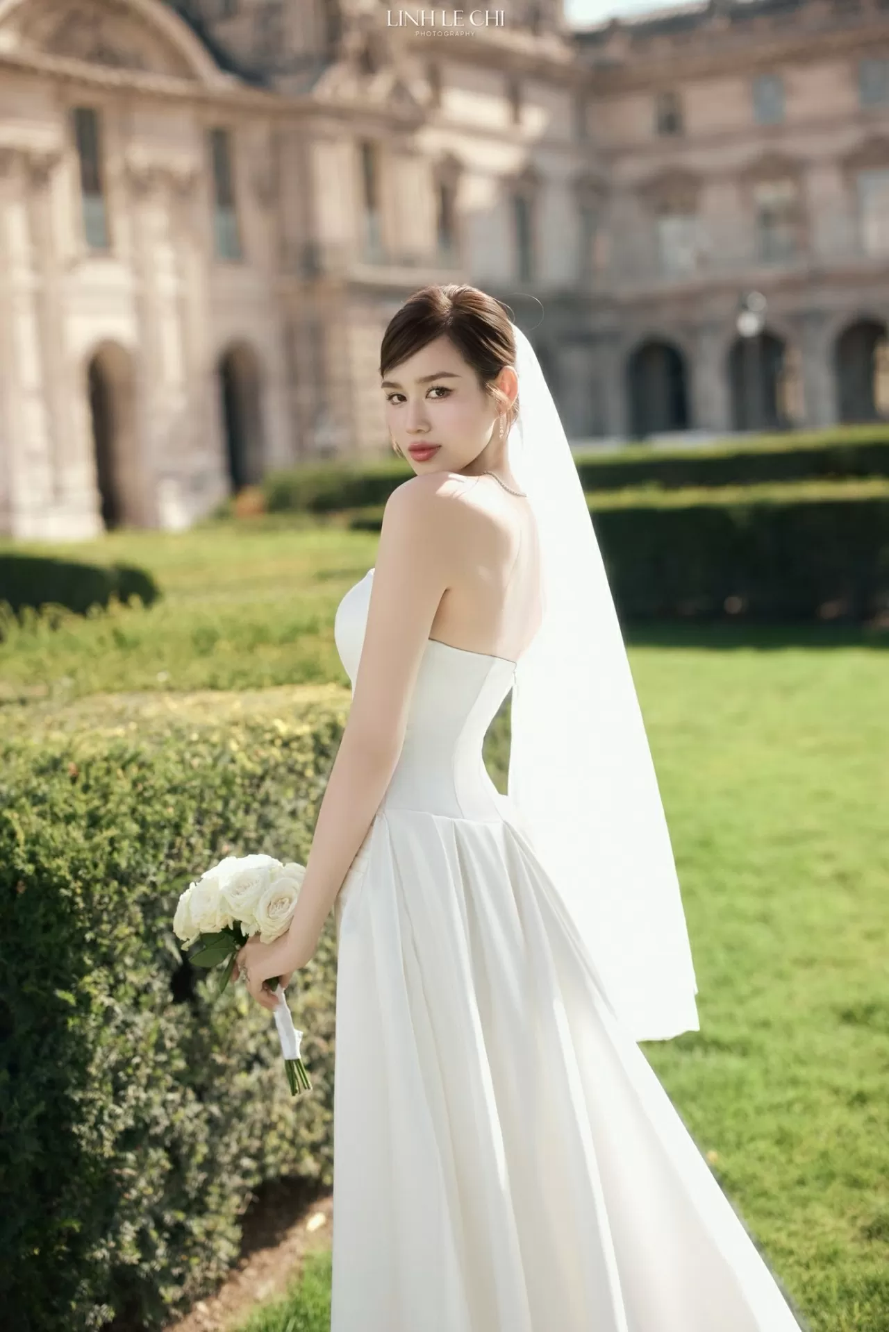 Hoa hậu Đỗ Thị Hà xả ảnh cưới đẹp như mơ