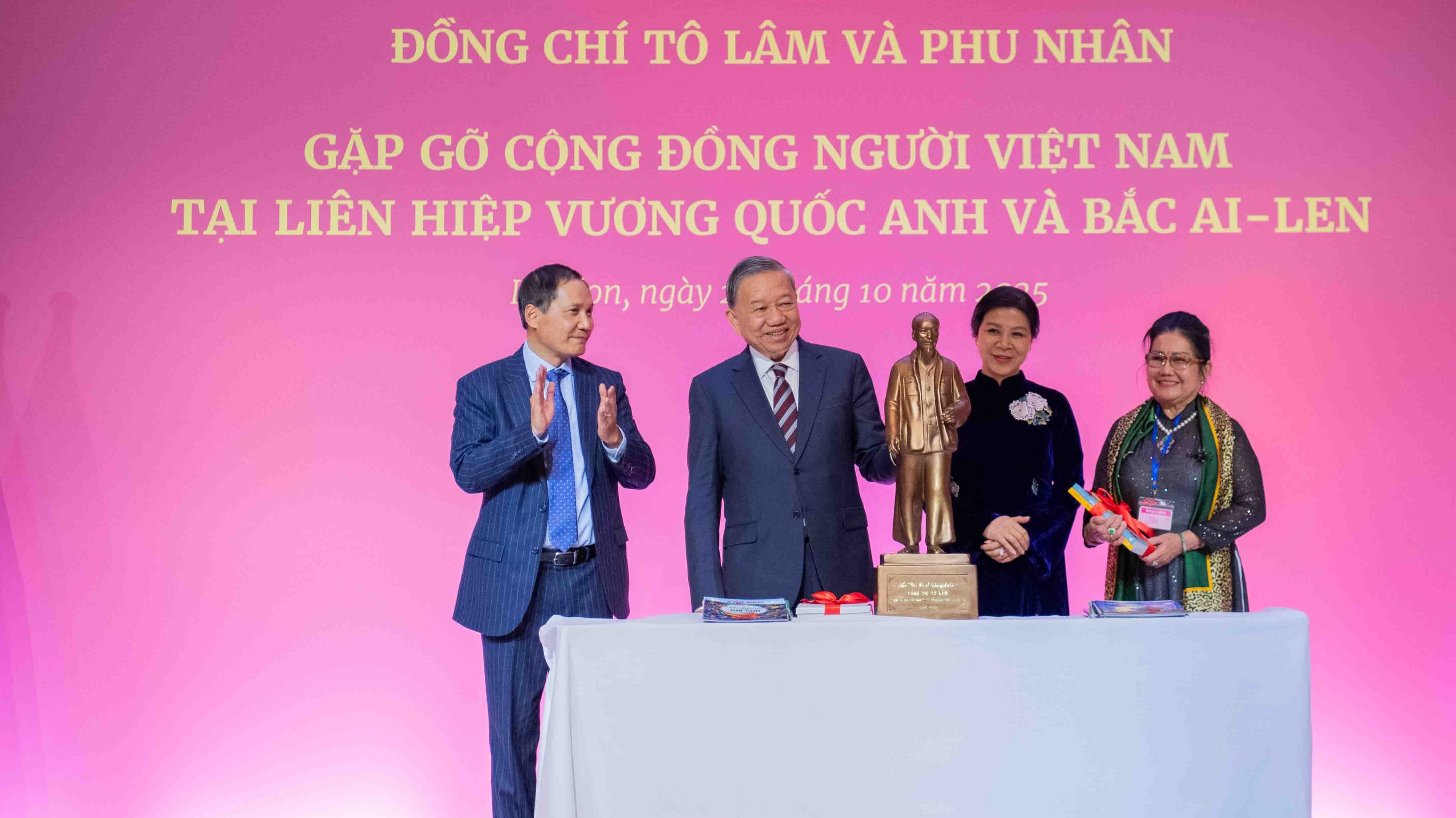 tong bi thu to lam gap go cong dong nguoi viet tai vuong quoc anh