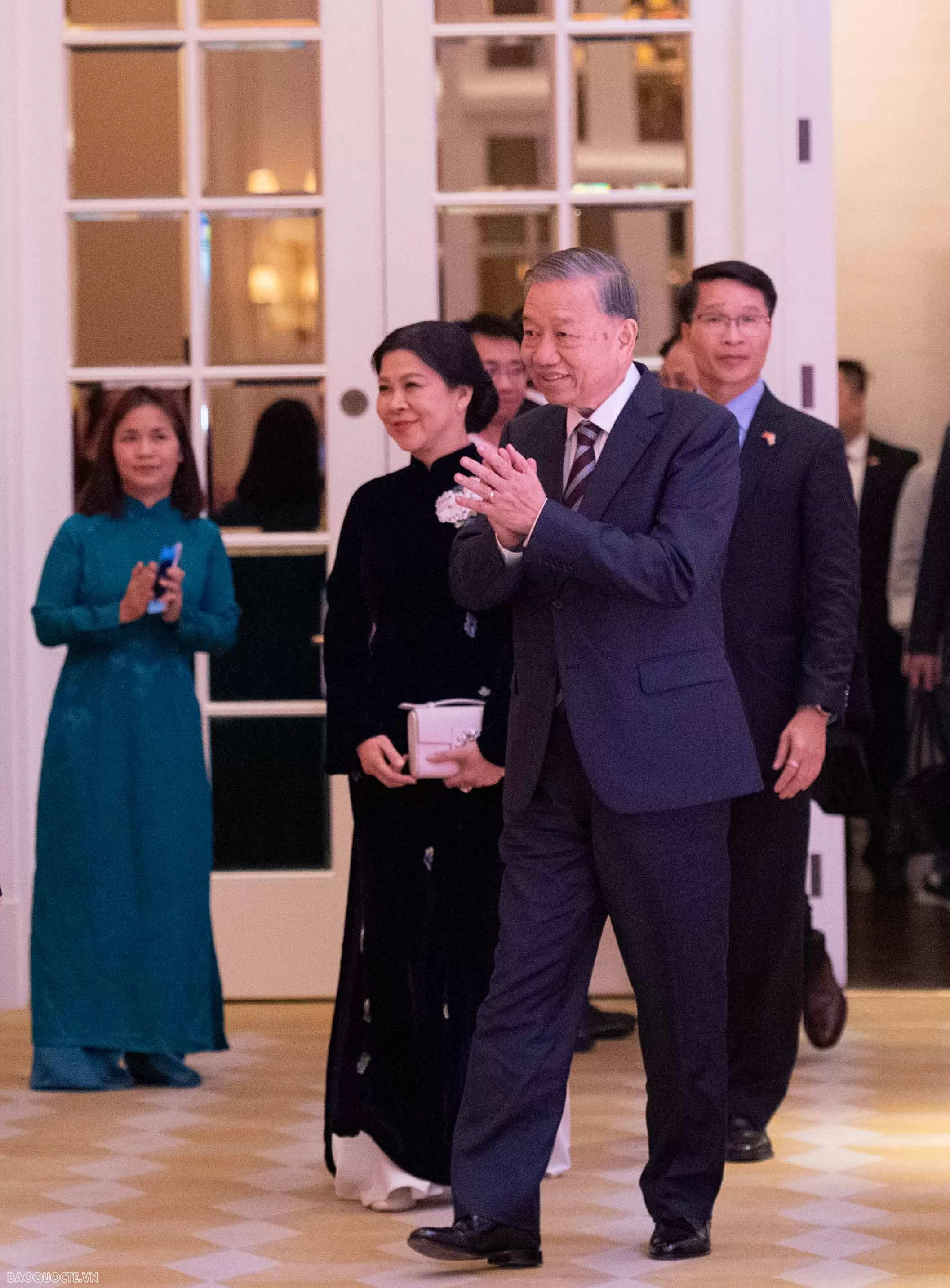 Tổng Bí thư Tô Lâm gặp gỡ cộng đồng người Việt Nam tại Vương quốc Anh