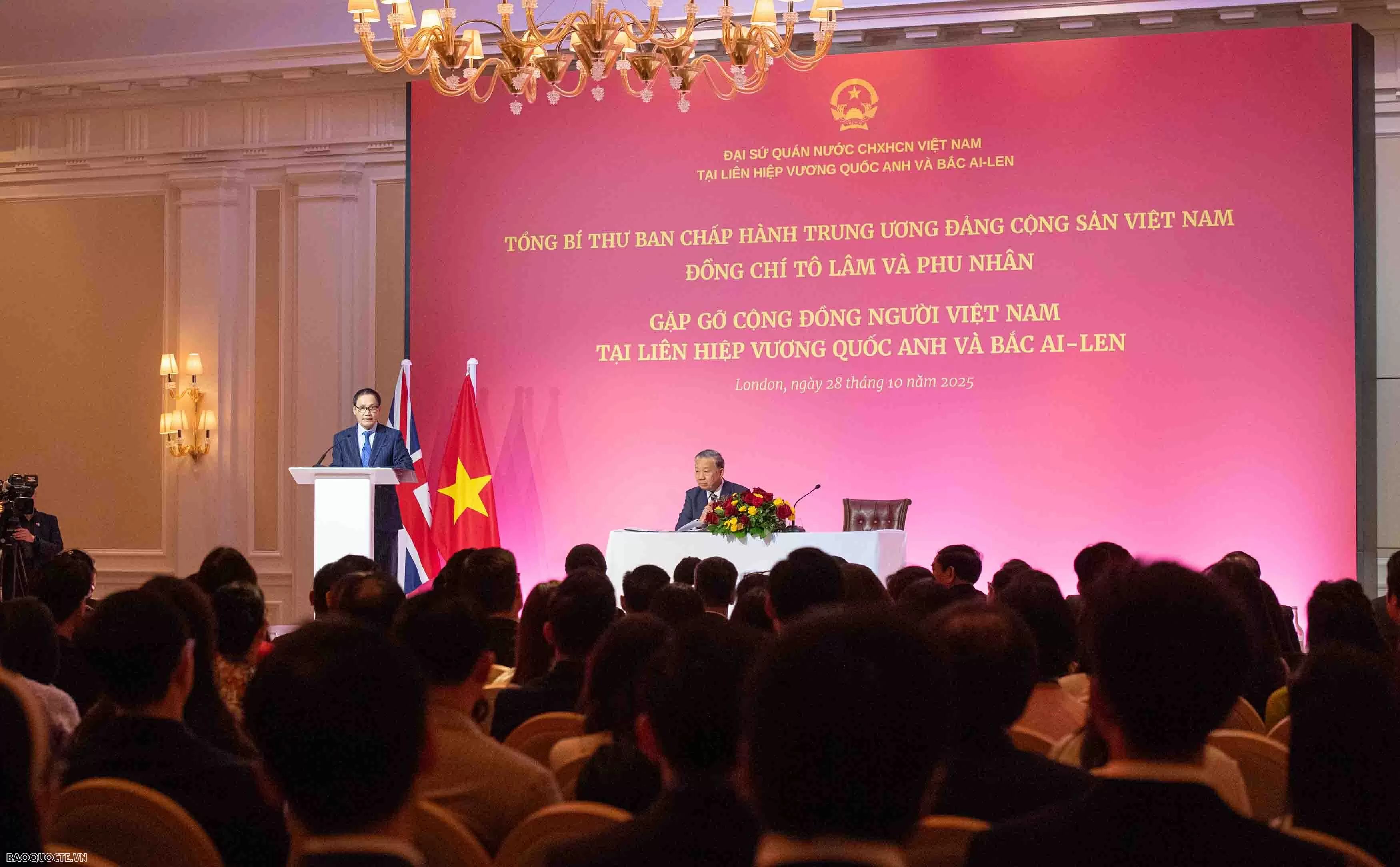 Tổng Bí thư Tô Lâm gặp gỡ cộng đồng người Việt Nam tại Vương quốc Anh