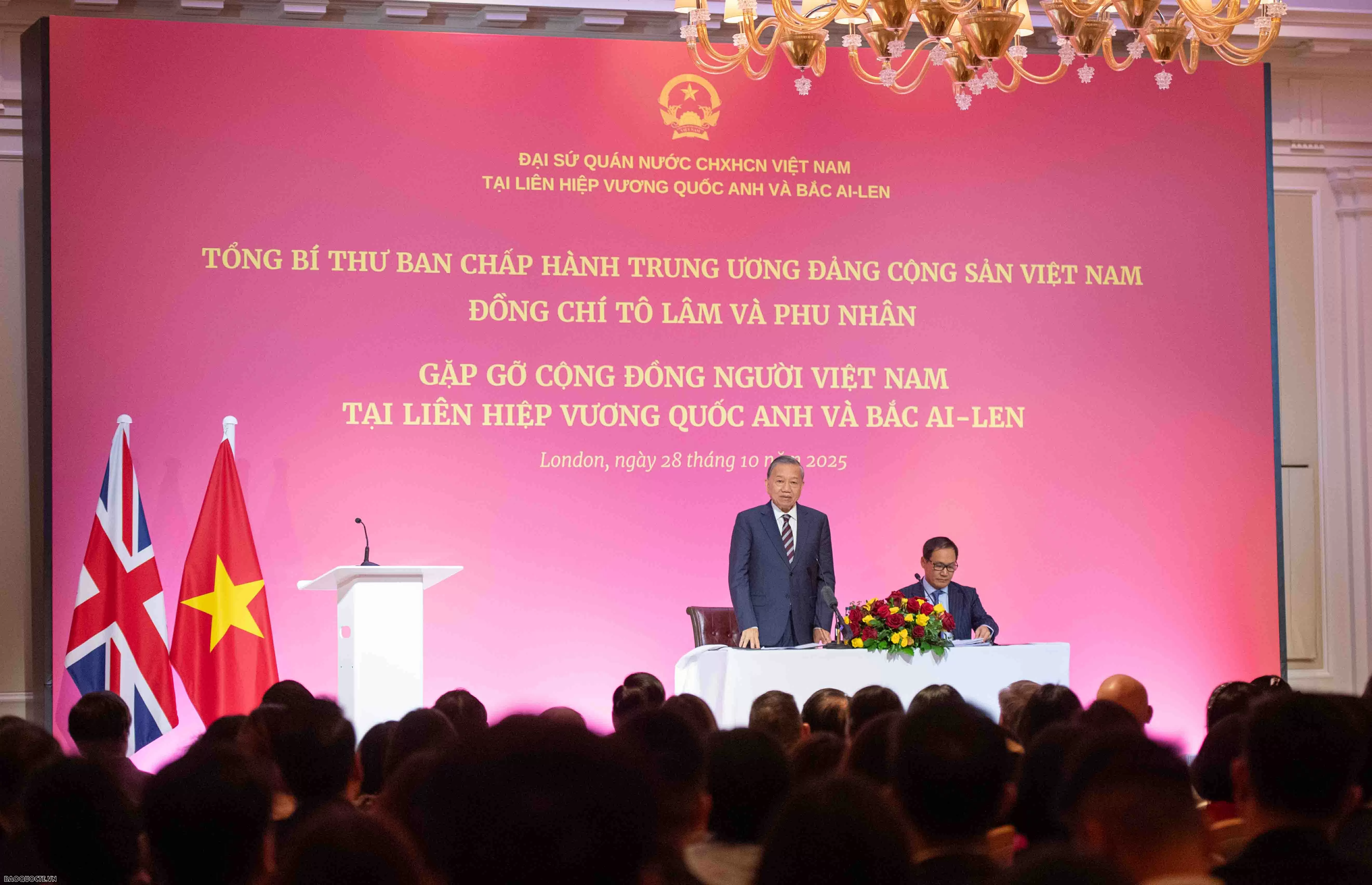 Tổng Bí thư Tô Lâm gặp gỡ cộng đồng người Việt Nam tại Vương quốc Anh Tổng Bí thư Tô Lâm gặp gỡ cộng đồng người Việt Nam tại Vương quốc Anh