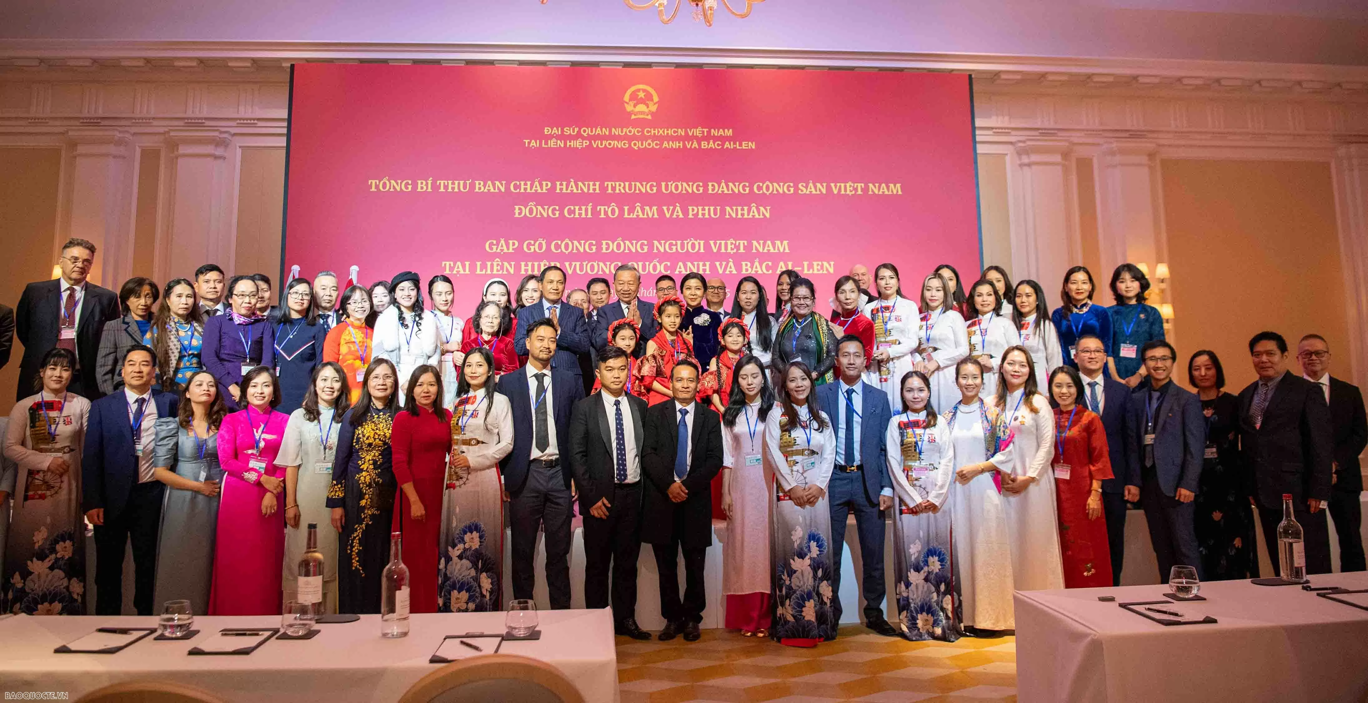 Tổng Bí thư Tô Lâm gặp gỡ cộng đồng người Việt Nam tại Vương quốc Anh