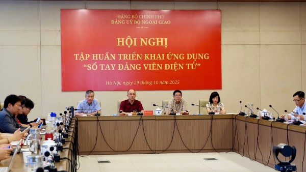 Tập huấn triển khai ứng dụng 'Sổ tay đảng viên điện tử'