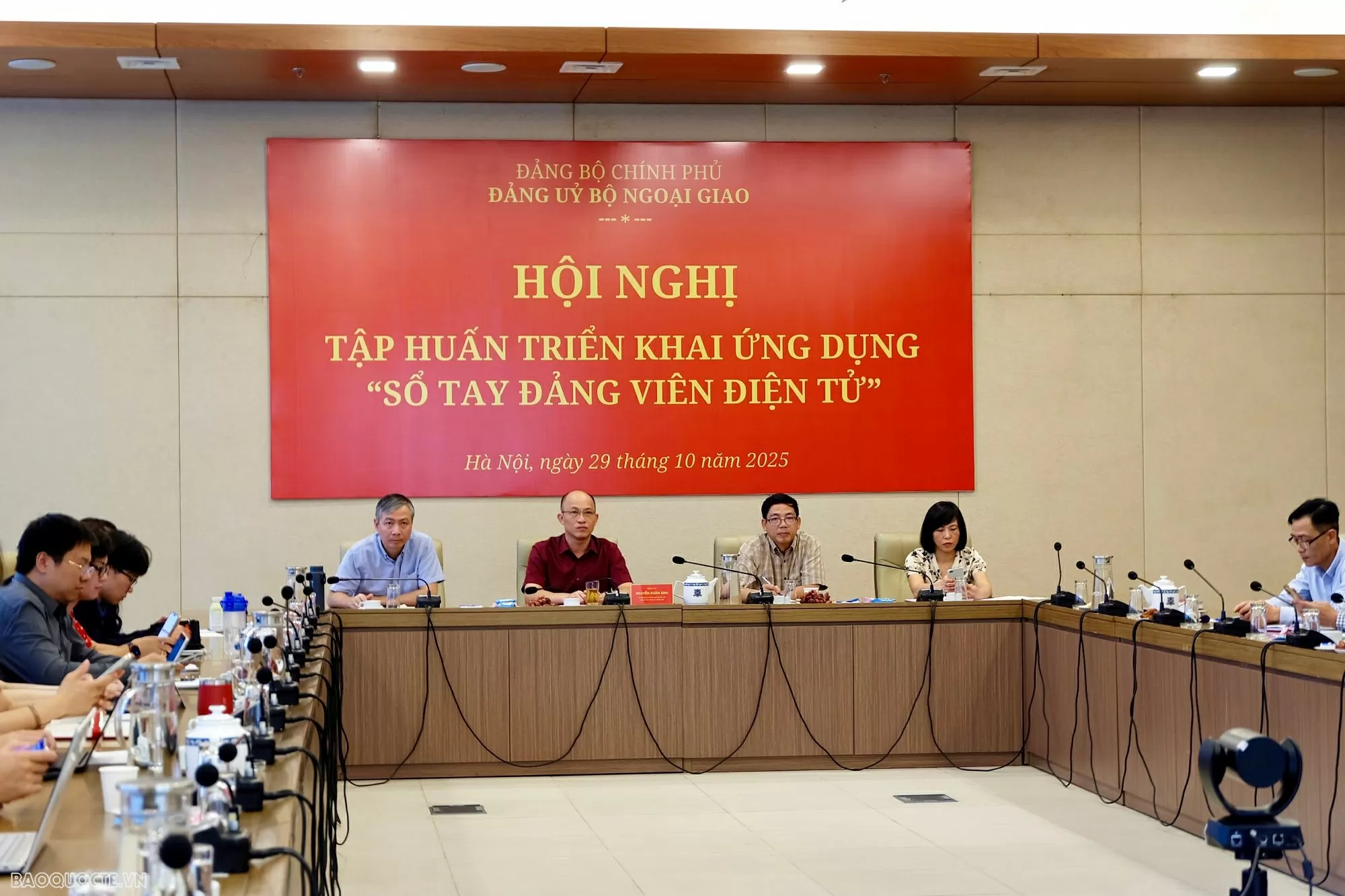 Hội nghị tập huấn triển khai ứng dụng Sổ tay đảng viên điện tử