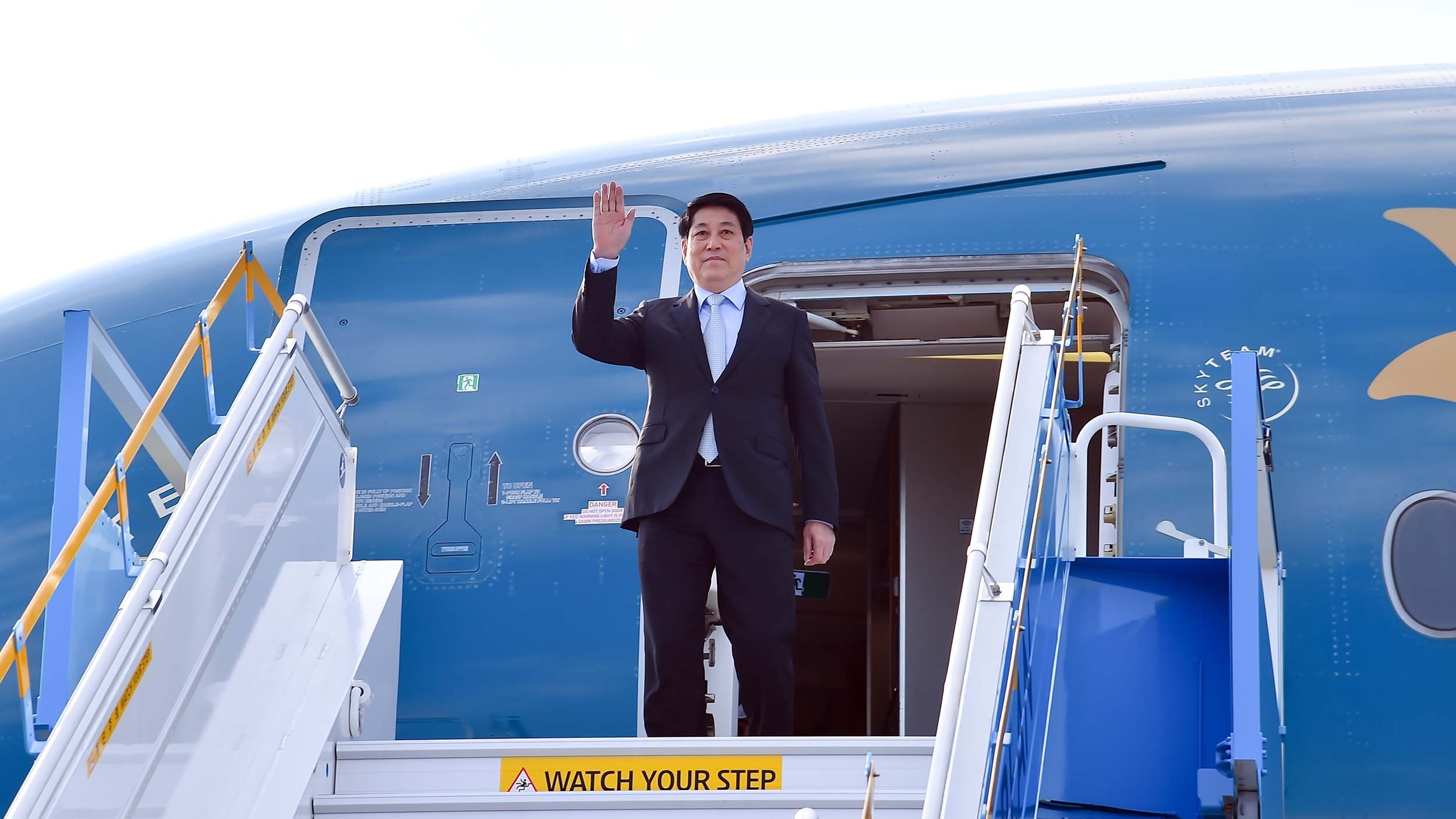 chu tich nuoc luong cuong den han quoc bat dau chuong trinh tham du tuan le cap cao apec 2025