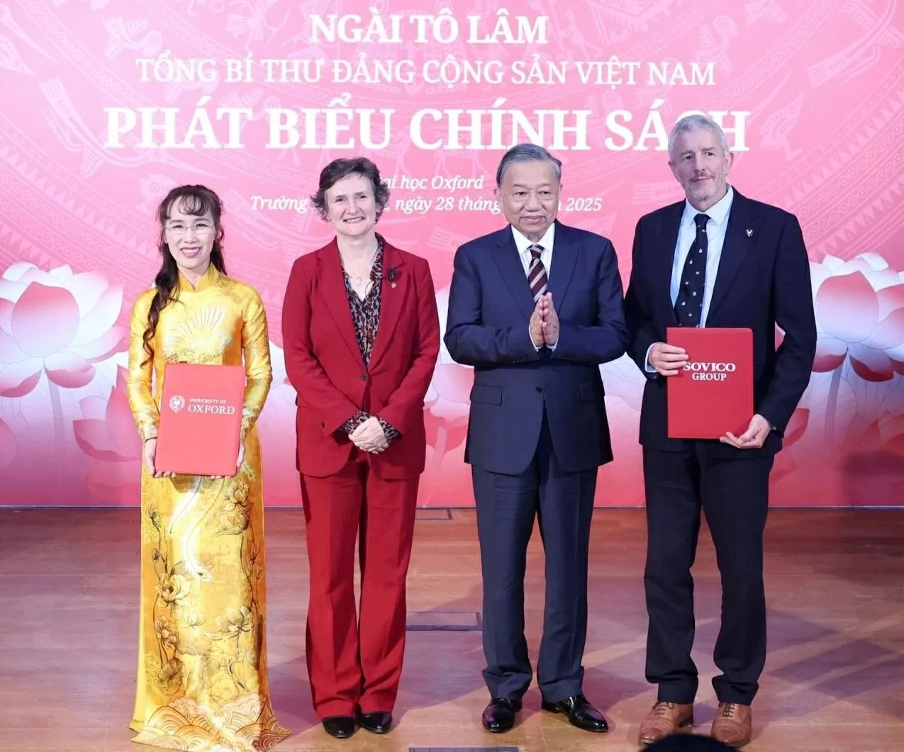 Đại học Oxford công bố Quỹ Học bổng Tiên phong dưới sự chứng kiến của Tổng Bí thư Tô Lâm nhân chuyến thăm chính thức Vương quốc Anh Đại học Oxford công bố Quỹ Học bổng Tiên phong dưới sự chứng kiến của Tổng Bí thư Tô Lâm nhân chuyến thăm chính thức Vương quốc Anh