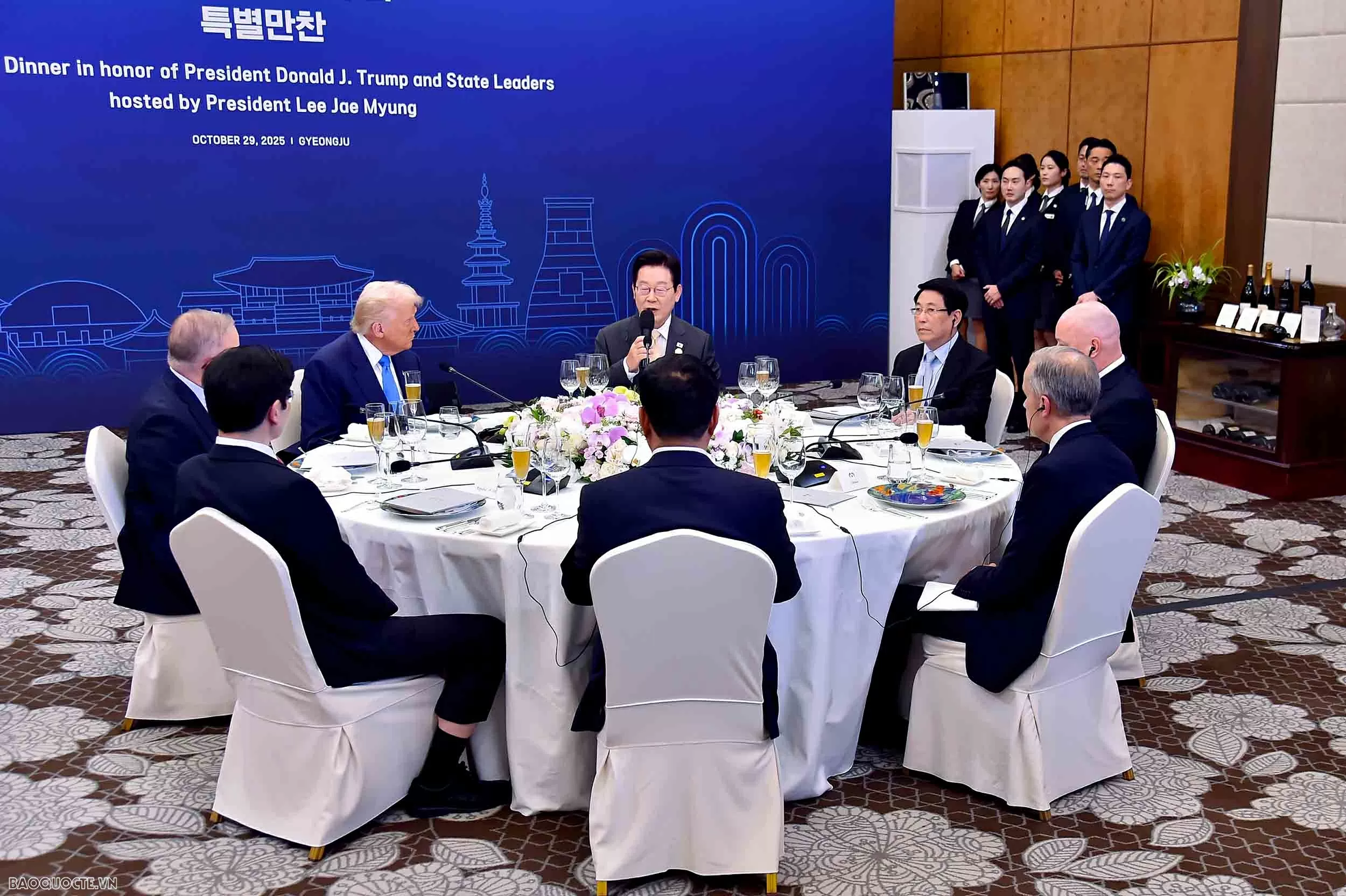 Chủ tịch nước Lương Cường dự tiệc tối chào mừng các nhà Lãnh đạo APEC Chủ tịch nước Lương Cường dự tiệc tối chào mừng các nhà Lãnh đạo dự Tuần lễ cấp cao APEC 2025