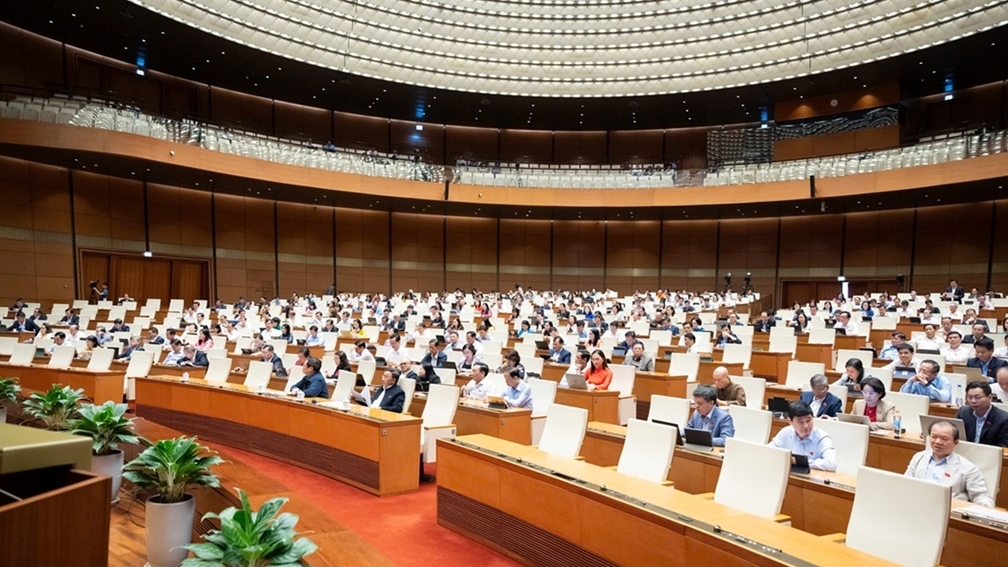 hom nay 3010 quoc hoi thao luan ve tinh hinh thuc hien ngan sach nha nuoc nam 2025