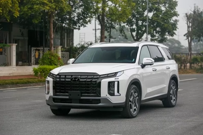 Hyundai Palisade bản Exclusive 6 chỗ hiện đang được giảm giá tới 220 triệu đồng, đưa giá bán thực tế xuống còn 1,259 tỷ đồng.