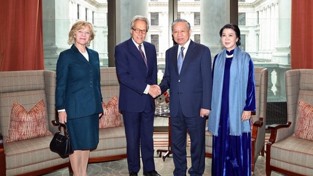 Tổng Bí thư Tô Lâm và Phu nhân tiếp Công tước xứ Richmond Charles Henry Gordon-Lennox, đại diện Hoàng gia Anh