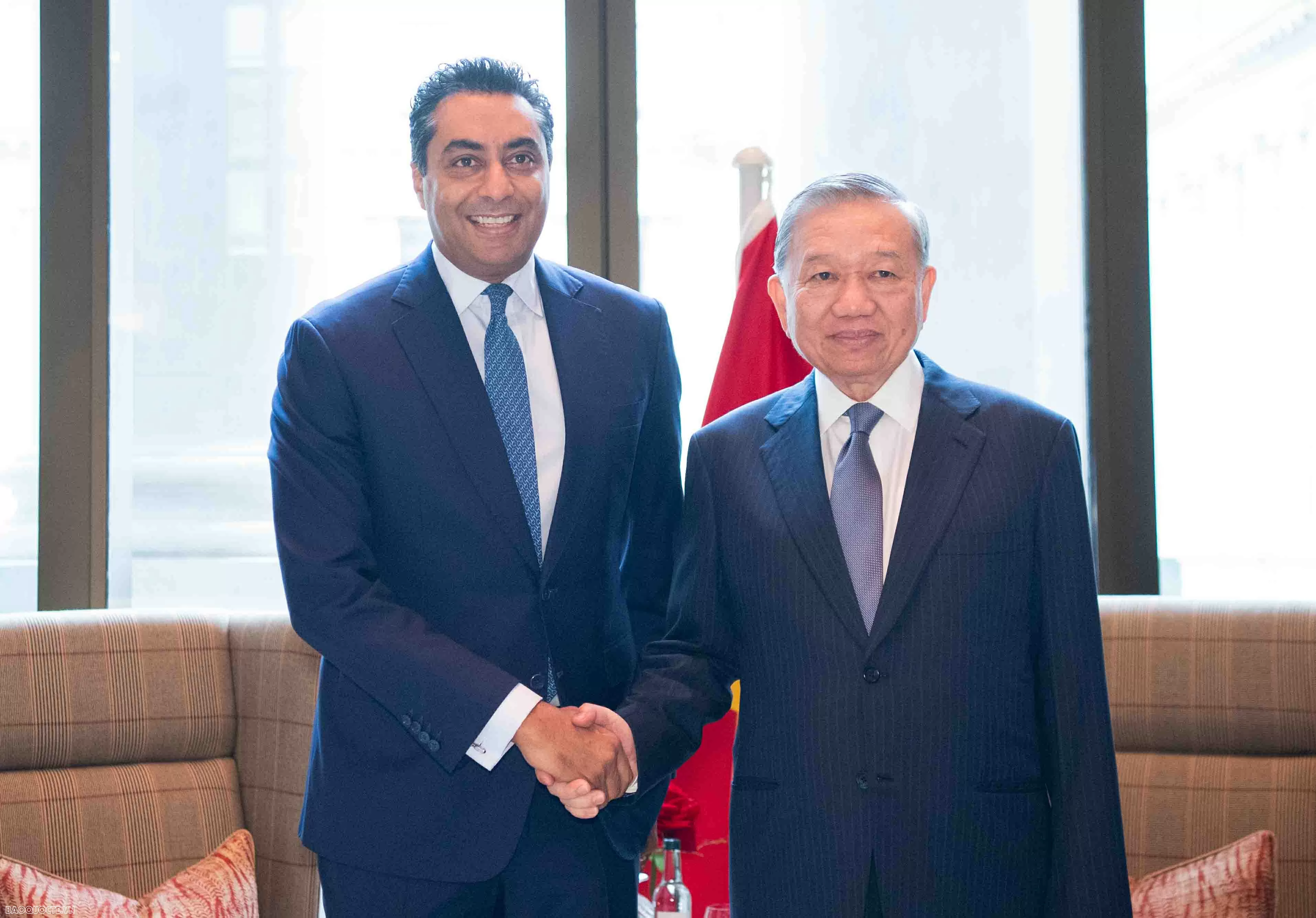 Tổng Bí thư Tô Lâm đề nghị Rolls-Royce xúc tiến thiết lập Trung tâm bảo dưỡng sửa chữa động cơ tại Việt Nam Tổng Bí thư Tô Lâm đề nghị Rolls-Royce xúc tiến thiết lập Trung tâm bảo dưỡng sửa chữa động cơ tại Việt Nam