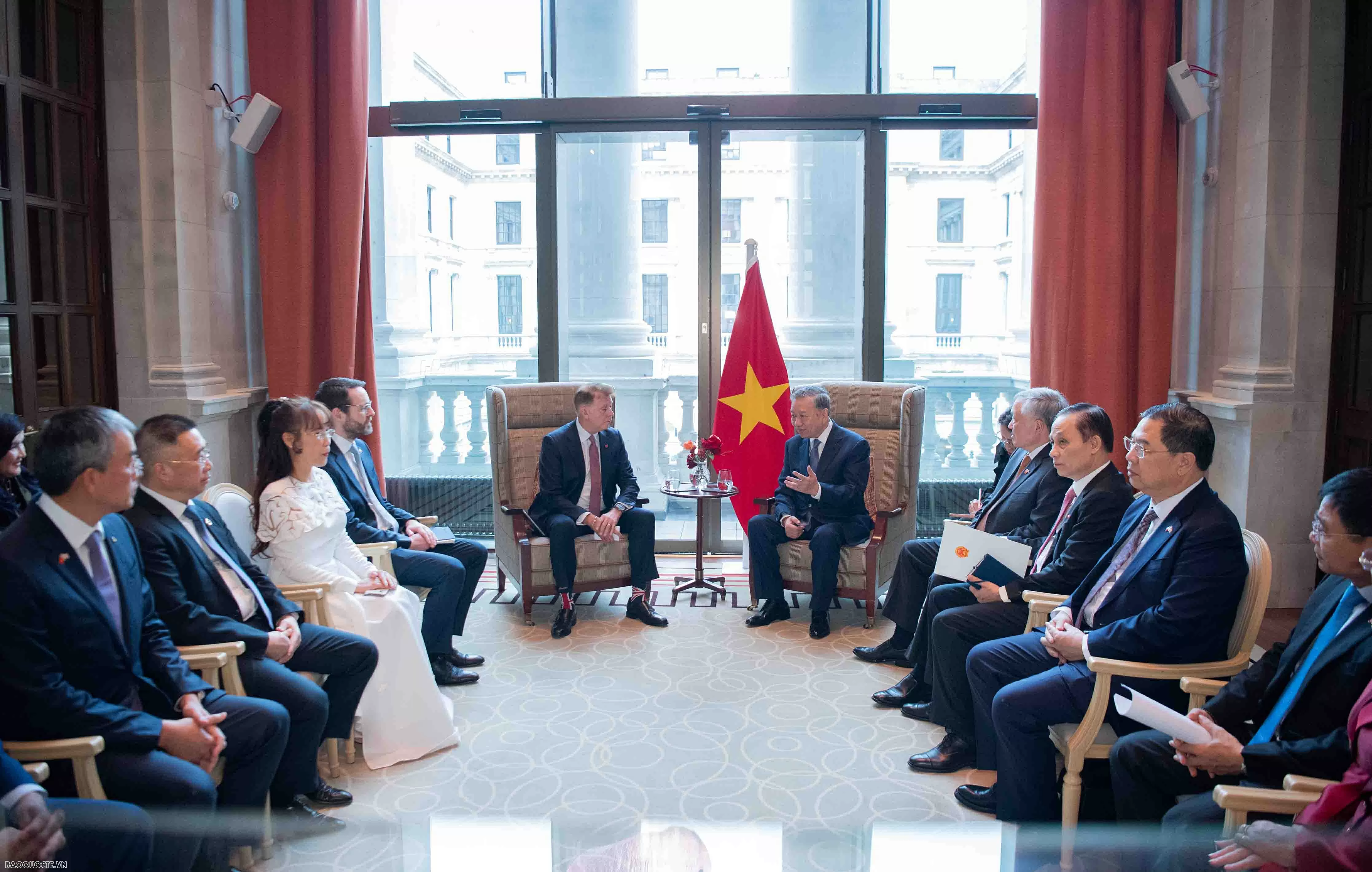 Tổng Bí thư Tô Lâm đề nghị Rolls-Royce xúc tiến thiết lập Trung tâm bảo dưỡng sửa chữa động cơ tại Việt Nam Tổng Bí thư Tô Lâm đề nghị Rolls-Royce xúc tiến thiết lập Trung tâm bảo dưỡng sửa chữa động cơ tại Việt Nam