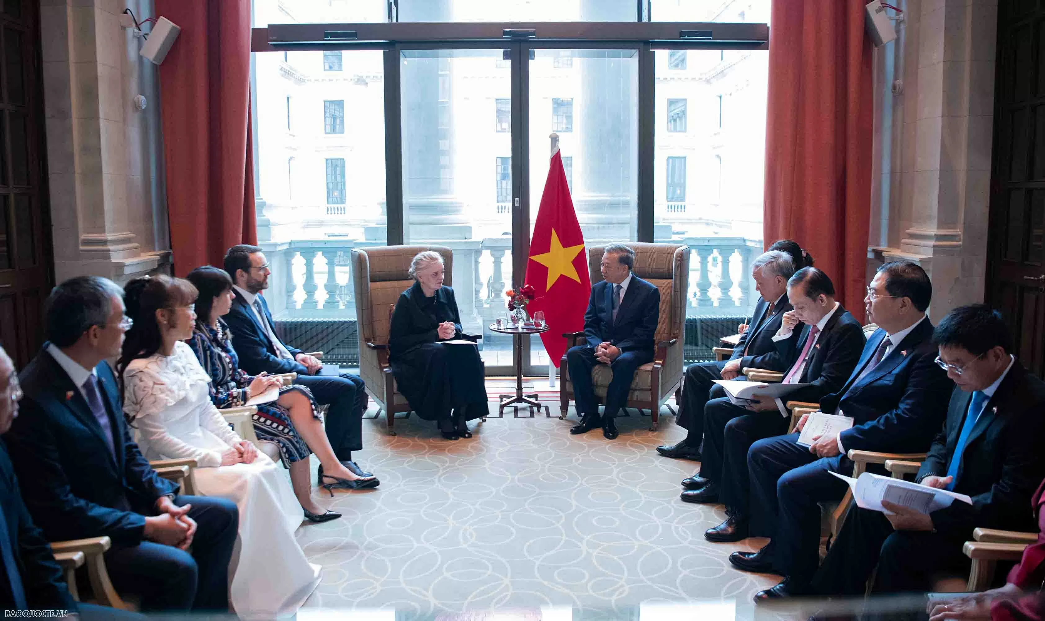 Tổng Bí thư Tô Lâm đề nghị Rolls-Royce xúc tiến thiết lập Trung tâm bảo dưỡng sửa chữa động cơ tại Việt Nam Tổng Bí thư Tô Lâm đề nghị Rolls-Royce xúc tiến thiết lập Trung tâm bảo dưỡng sửa chữa động cơ tại Việt Nam