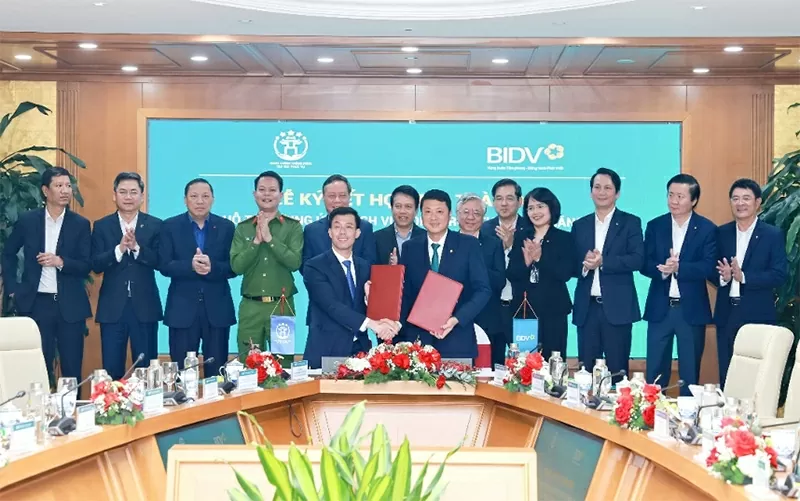 Lãnh đạo BIDV và Trung tâm PVHCC TP. Hà Nội ký kết Thỏa thuận hợp tác toàn diện giai đoạn 2025-2030 Lãnh đạo BIDV và Trung tâm PVHCC TP. Hà Nội ký kết Thỏa thuận hợp tác toàn diện giai đoạn 2025-2030
