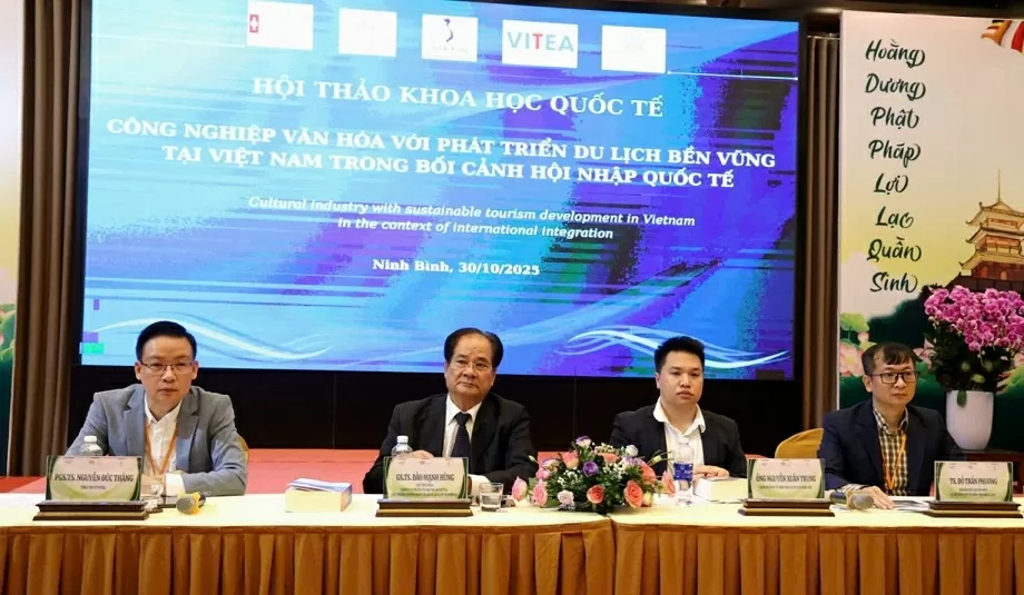 Kết nối công nghiệp văn hoá và du lịch bền vững – hướng đi tất yếu của thời hội nhập Kết nối công nghiệp văn hoá và du lịch bền vững: Hướng đi tất yếu thời hội nhập