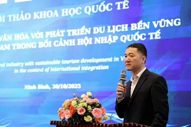 Kết nối công nghiệp văn hoá và du lịch bền vững – hướng đi tất yếu của thời hội nhập Kết nối công nghiệp văn hoá và du lịch bền vững: Hướng đi tất yếu thời hội nhập