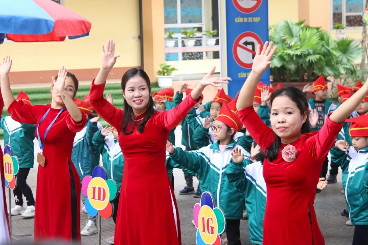 Bộ GD&ĐT nói về những chính sách mới chăm lo, nâng cao đời sống của giáo viên Bộ GD&ĐT nói về những chính sách mới chăm lo, nâng cao đời sống của giáo viên