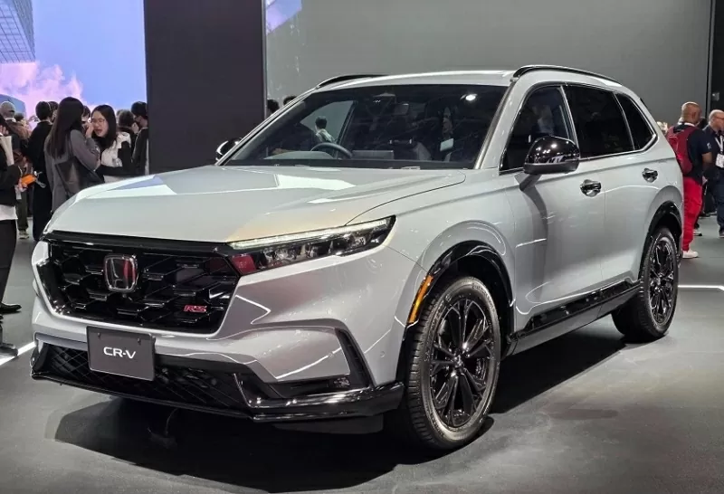 Điểm nhấn nổi bật của CR-V e:HEV RS Black Edition nằm ở diện mạo đậm chất thể thao với phong cách “all black” cuốn hút. Điểm nhấn nổi bật của CR-V e:HEV RS Black Edition nằm ở diện mạo đậm chất thể thao với phong cách “all black” cuốn hút.